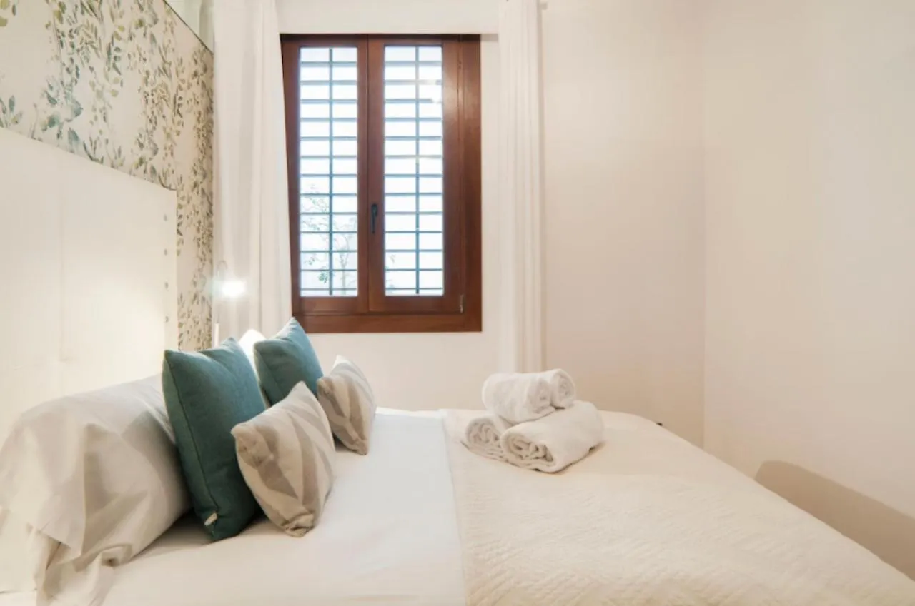 Holidays2Malaga Carreteria Apartment  Malaga